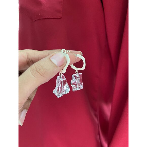 Chunky earrings , clear white earrings , acrylic  ice cube statement earrings - Picture 5 of 6